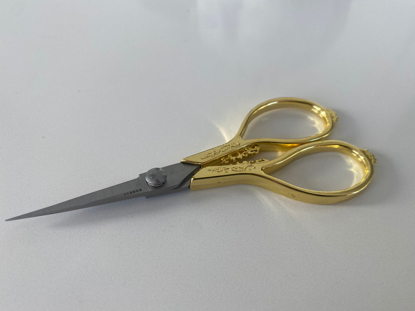 LASH SCISSOR