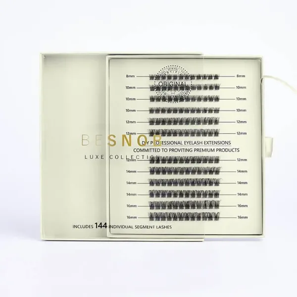 Opened package of Ariadne D Curl lashes