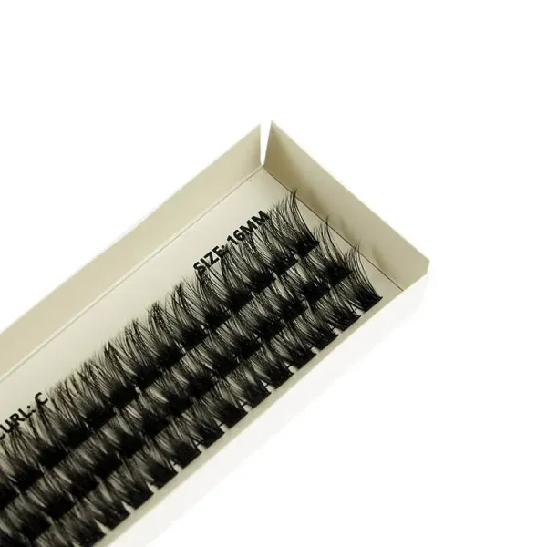 Diamante 16mm Individual Lash Segments close-up inside the tray